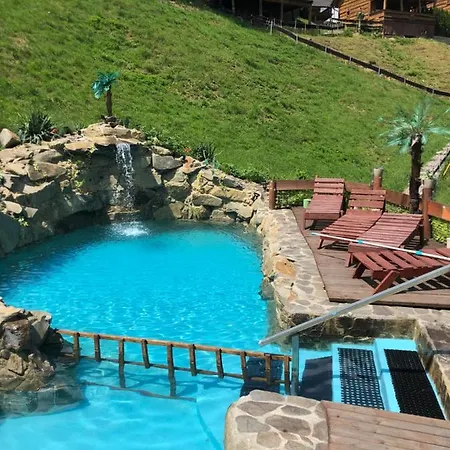 Paradiso Resort Domki Pokoje * Ropa